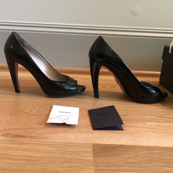 Vintage Prada Patent Leather Peep Toe heel Very Good Condition - Picture 6 of 12